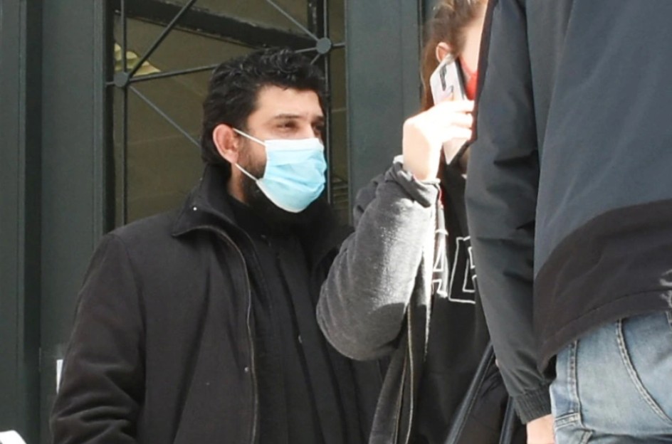 Προφυλακιστέος ο ιερέας για τον βιασμό 14χρονης στα Κάτω Πατήσια. Είπε ότι επηρεάστηκε από τη σειρά «13 reasons why» και τον κατήγγειλε
