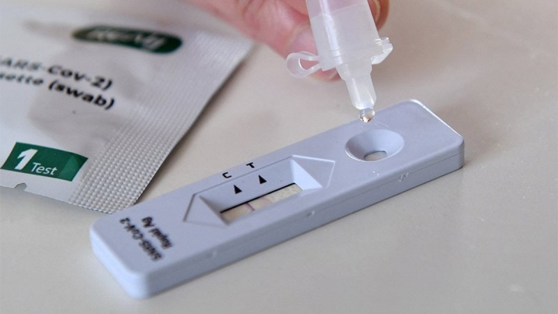 Κυκλοφόρησαν τα διπλά self test. Ανιχνεύουν και κορονοϊό και γρίπη ταυτόχρονα