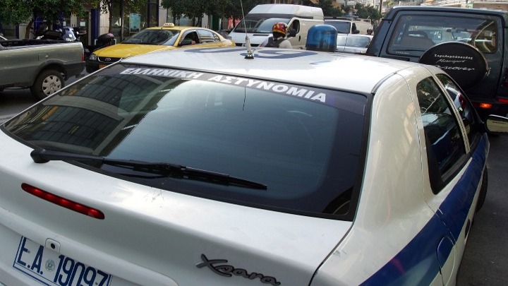 Δολοφονία στη Βαρβάκειο. Τουλάχιστον πέντε μαχαιριές στο λαιμό της νεκρής γυναίκας