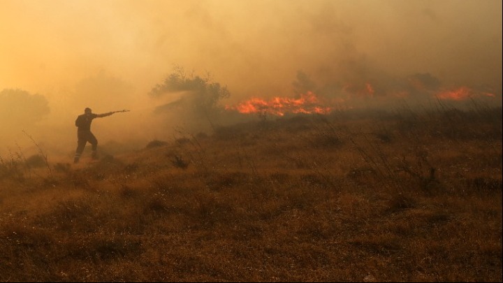 Εκκενώνεται το Παίδων Πεντέλης. Καμία αναφορά για εγκλωβισμένους μέχρι στιγμής σύμφωνα με την Πυροσβεστική