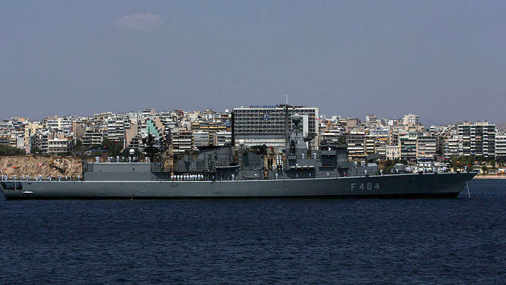 Νεκρή πρωτοετής ναυτική δόκιμος σε εκπαιδευτικό ταξίδι. Εμφάνισε πυρετό και κατέληξε μετά από 48 ώρες. Η ανακοίνωση του ΓΕΝ