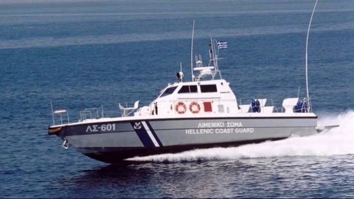 Σε εξέλιξη επιχείρηση διάσωσης μεταναστών στη Ρόδο μετά από ναυάγιο. 29 άτομα έχουν διασωθεί