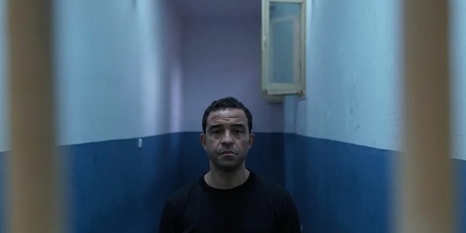 Καταδικάστηκε για έγκλημα που δεν έκανε στην Αγγλία. Σήμερα, παρουσιάζει ντοκιμαντέρ για τις φυλακές Διαβατών