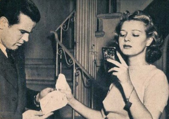 Γυναικείος οδηγός για ερωτικά ραντεβού το ’30. “Μην κάθεστε άγαρμπα, μην κάνετε χάδια δημόσια και φορέστε σουτιέν”