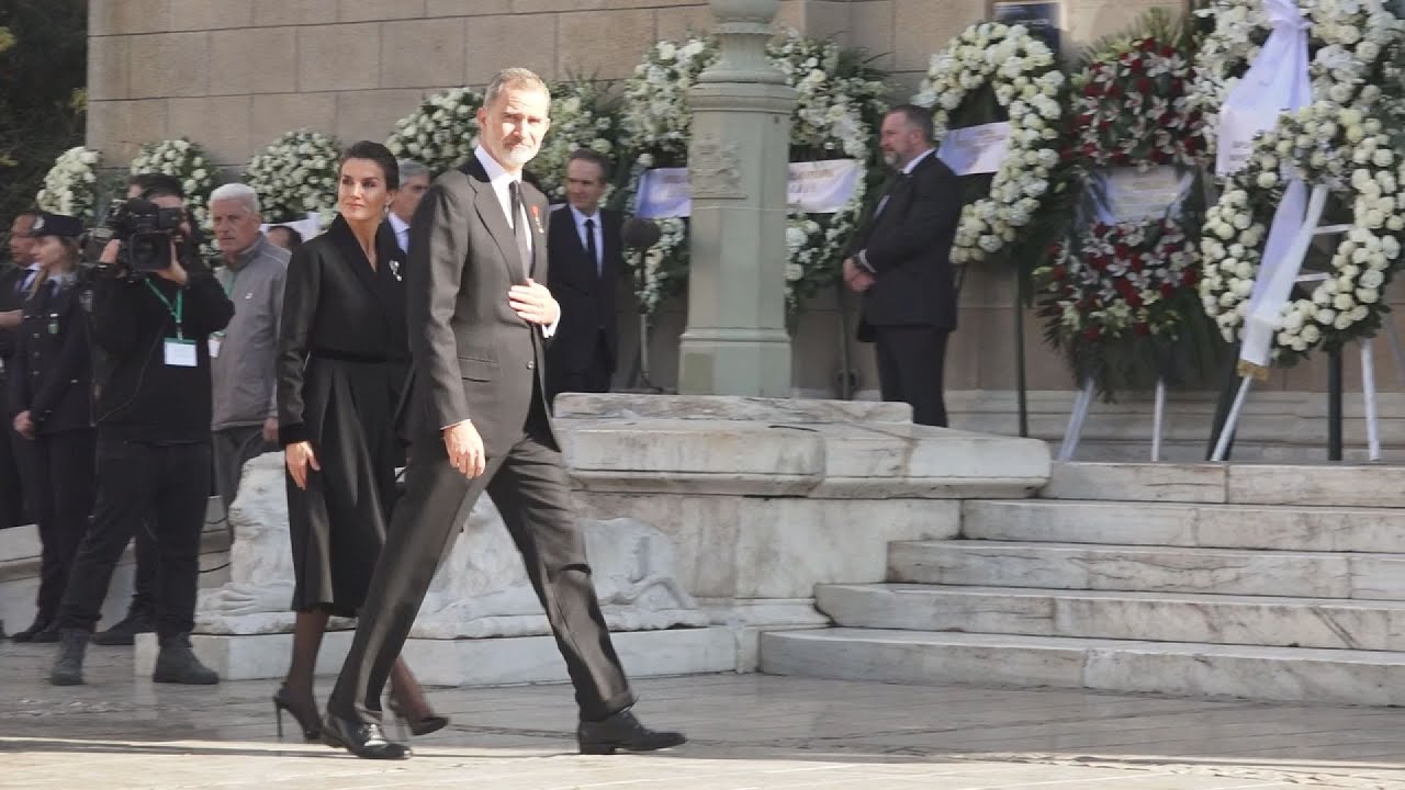 Κηδεία Κωνσταντίνου. Ποιοι απουσίαζαν από το δείπνο στη «Μεγάλη Βρεταννία». Δρακόντεια μέτρα και σήμερα στο κέντρο