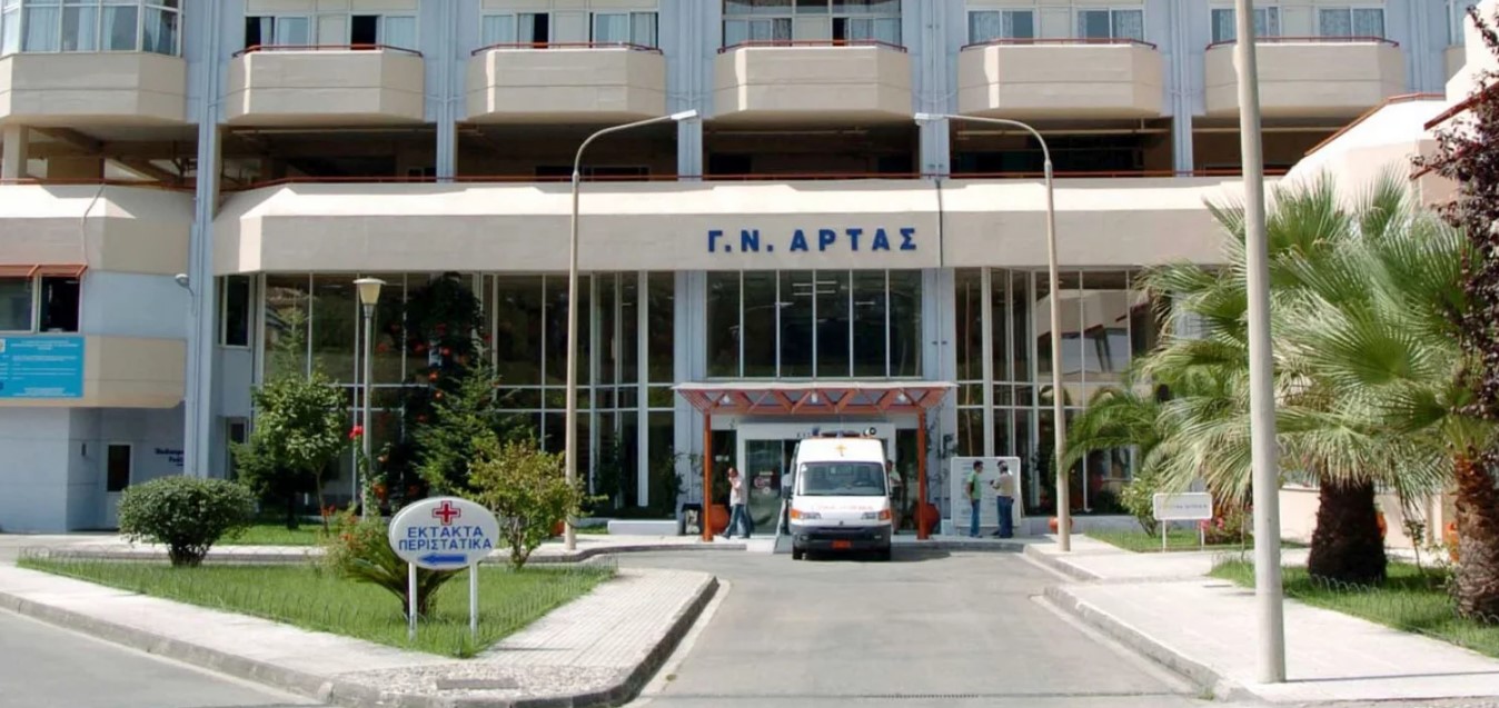 Σήμερα η κηδεία του βρέφους στην Άρτα. Ενωμένοι οι γονείς, στηρίζουν ο ένας τον άλλον