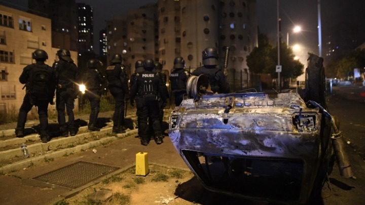 Νεκρός 19χρονος διαδηλωτής στις ταραχές στη Γαλλία. Πήδηξε από ταράτσα για να ξεφύγει