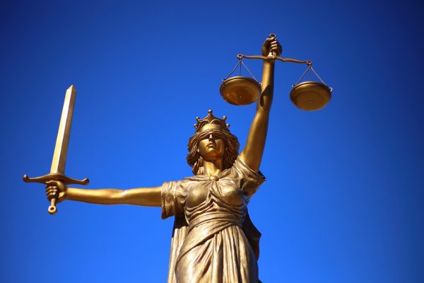 Η δικαιοσύνη στην αρχαία Ελλάδα. Δωροδοκία ίσον θάνατος, απαγορεύονταν οι δικηγόροι, εκτελέσεις χωρίς αιματοχυσία