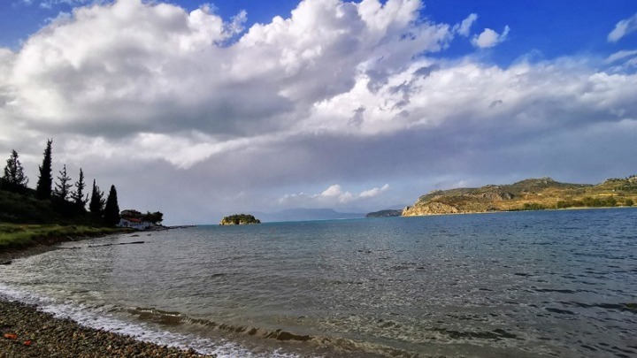 Άνοδος της θερμοκρασίας και μελτέμια. Σε ποιες περιοχές ο υδράργυρος θα αγγίξει τους 38 βαθμούς (χάρτες)