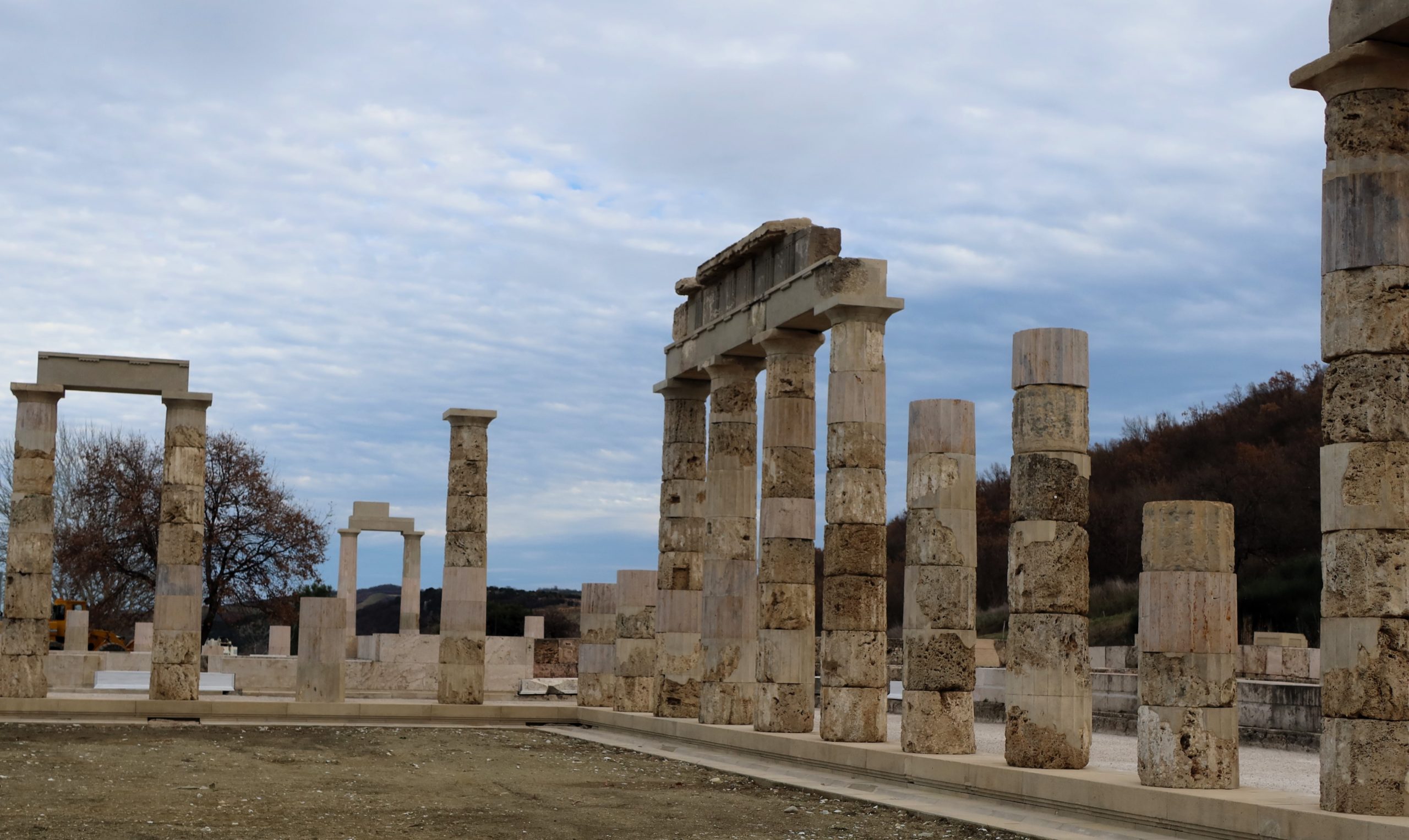 Αιγές, το αναστηλωμένο ανάκτορο όπου ο Μέγας Αλέξανδρος ανακηρύχθηκε βασιλιάς. Γιατί θεωρείται ο Παρθενώνας της Μακεδονίας