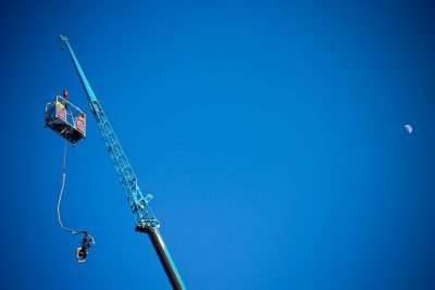 Γυναίκα σκοτώθηκε πέφτοντας από πλατφόρμα bungee jumping ύψους 8 μέτρων, σε εμπορικό κέντρο στη Ν. Κορέα