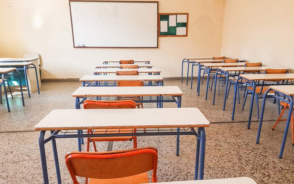 Τελευταία ημέρα μαθημάτων για τα δημοτικά και τα νηπιαγωγεία. Αυλαία και για τις εξετάσεις στα λύκεια