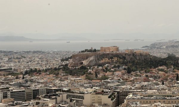 Σκόνη και λασποβροχές. Πως θα κινηθεί ο υδράργυρος, οι προβλέψεις των μετεωρολόγων για το Πάσχα