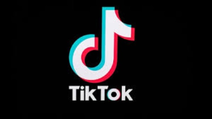 Η πρώτη ελληνική έρευνα για το TikTok. Ένας στους πέντε κινδυνεύει με εθισμό
