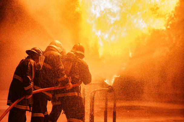 Υψηλός κίνδυνος για πυρκαγιές σήμερα. Μη χρήση βεγγαλικών συνιστά η πυροσβεστική