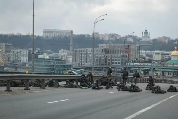 Ήχησαν συναγερμοί στην Ουκρανία. Απογειώθηκαν βομβαρδιστικά από τη Ρωσία, χωρίς ρεύμα πολλές περιοχές