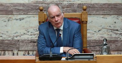 Ο “Ρουβίκωνας” πέταξε τρικάκια στο σπίτι του νέου ΠτΔ, Κωνσταντίνου Τασούλα. Η ανακοίνωση της κυβέρνησης