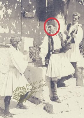 Αναγνωρίζετε έναν από τους δημοφιλέστερους και πλέον ταλαντούχους έλληνες ηθοποιούς σε νεαρή ηλικία;