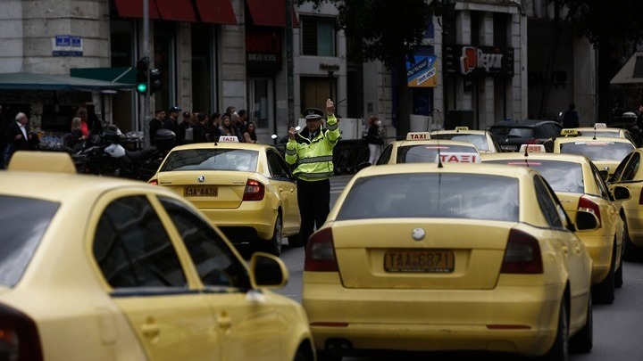 Εισβολή του προέδρου του ΣΑΤΑ στο γραφείο του αναπληρωτή υπουργού Μεταφορών. Για τραμπουκισμό μιλά το υπουργείο μεταφορών