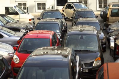 Γιατί ένα πάρκινγκ στην Αθήνα έφτασε να κοστίζει όσο μια γκαρσονιέρα. Οι περιοχές με ρεκόρ αυξήσεων