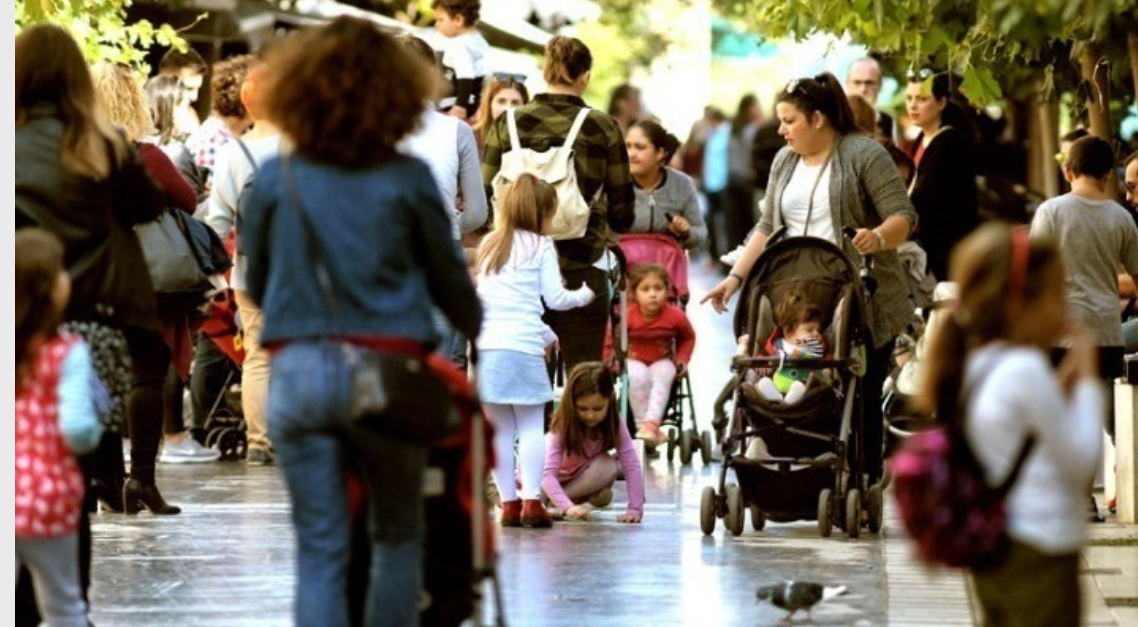 Τροπολογία Φλωρίδη. Τα ομόφυλα ζευγάρια ανδρών  δεν θα μπορούν να αποκτούν παιδί μέσω παρένθετης