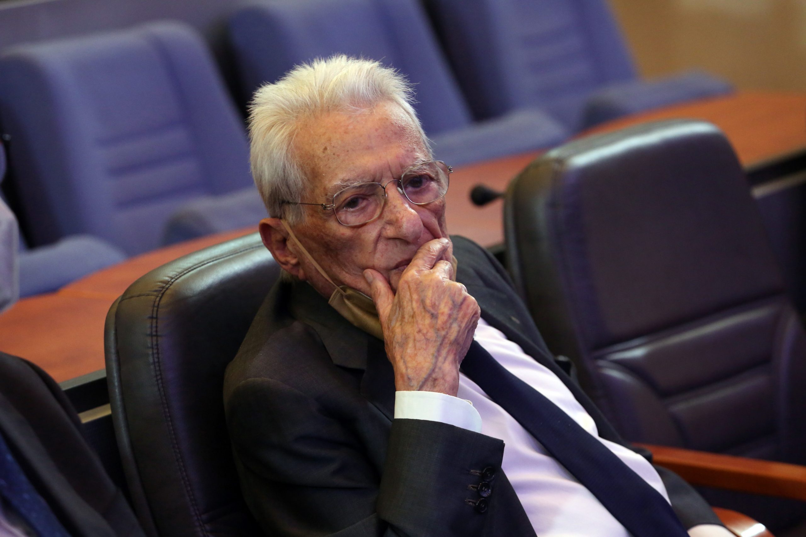Πέθανε σε ηλικία 97 ετών ο Πέτρος Μολυβιάτης. Υπήρξε κορυφαίος διπλωμάτης και δεξί χέρι του Κωνσταντίνου Καραμανλή