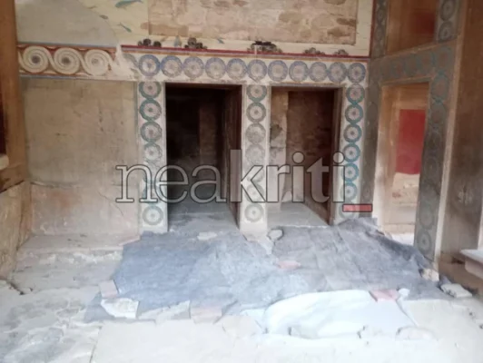 Κατέρρευσε ιστορική τοιχογραφία με τα δελφίνια στο Ανάκτορο της Κνωσού.  Έκλεισε ο αρχαιολογικός χώρος λόγω ανέμων