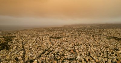 Ηράκλειο. 21 κιλά αφρικανικής σκόνης ανά στρέμμα καταγράφηκαν την Κυριακή, σύμφωνα με μέτρηση ειδικού ερευνητή