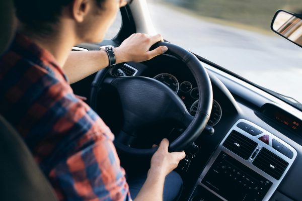 Αφαίρεση διπλώματος έως 8 χρόνια προβλέπει ο νέος ΚΟΚ. Φυλάκιση για οδήγηση υπό την επήρεια αλκοόλ ή χρήση κινητού