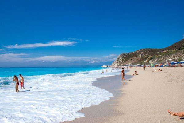 Τρίκαλα. Σήμερα η κηδεία του 30χρονου που πνίγηκε στη Λευκάδα. Βίντεο καταγράφει τη μοιραία μάχη με τα κύματα