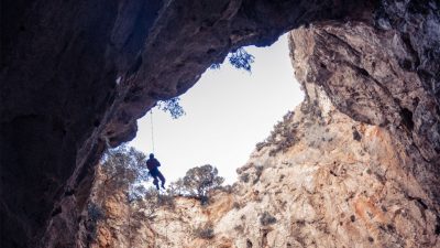 «Ο Βόθωνας του Γάλλου», το βαθύτερο σπήλαιο των Κυκλάδων 132 μ. Από που πήρε το όνομα του. Πως ανακαλύφθηκε