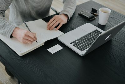Έλληνες οι Ευρωπαίοι που εργάζονται τις περισσότερες ώρες την εβδομάδα σύμφωνα με τη Eurostat. Ποιοι εργάζονται τις λιγότερες