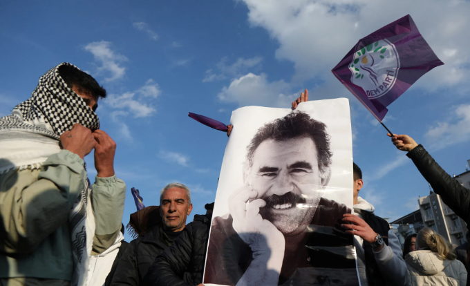 Το PKK (Εργατικό Κόμμα του Κουρδιστάν) ανακοίνωσε τη διάλυσή του και το τέλος του ένοπλου αγώνα