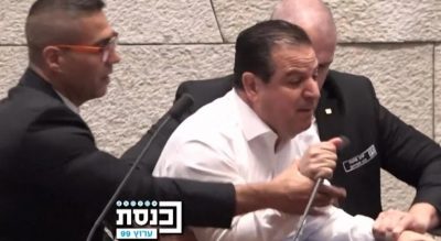Ισραήλ. Βίαιη απομάκρυνση βουλευτή από το κοινοβούλιο του Ισραήλ μετά από καταγγελία για γενοκτονία στη Γάζα