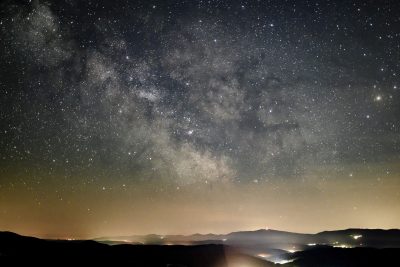 Οκτώ λόγοι για να πάρετε κιάλια ή τηλεσκόπιο αυτόν τον Ιούλιο. Τα ουράνια φαινόμενα που θα συμβούν και θα καταπλήξουν