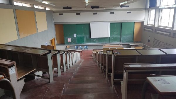 Πτυχίο ΑΕΙ στα τρία χρόνια. Γιατί ανοίγει το θέμα η κυβέρνηση