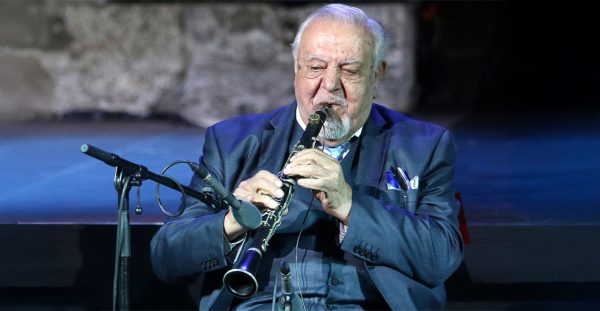 Πέθανε σε ηλικία 91 ετών ο μεγάλος δεξιοτέχνης του κλαρίνου Πετρολούκας Χαλκιάς