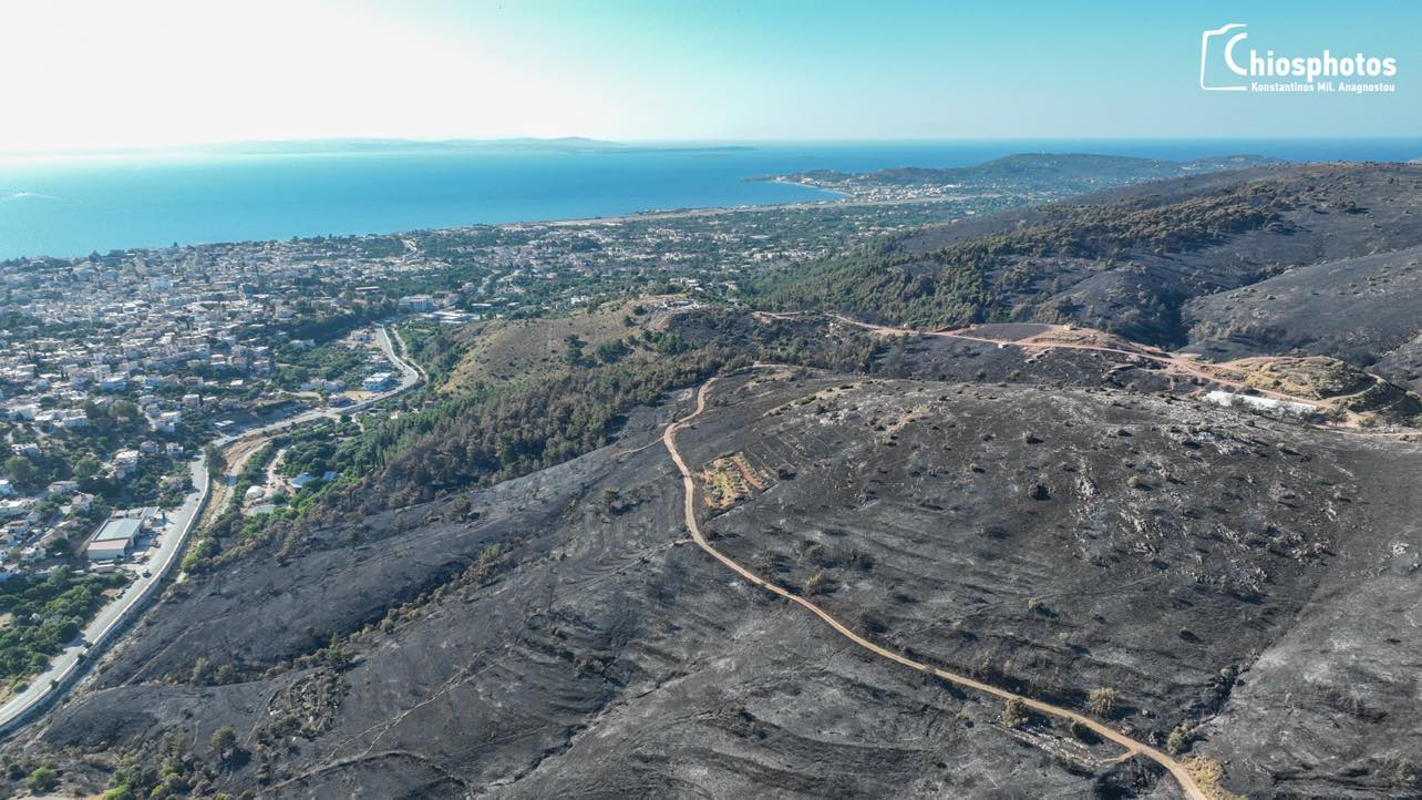 Εικόνες από drone από την καταστροφή της Χίου μετά τη φωτιά