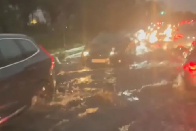 Δυο νεκροί από την κακοκαιρία στο Παρίσι. Πλημμύρες και μεγάλες καταστροφές (βίντεο)