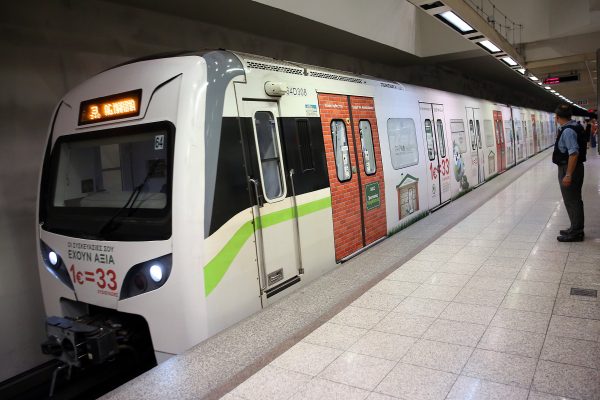 Σε ισχύ σήμερα η πιλοτική 24ωρη λειτουργία σε Μετρό, Τραμ και λεωφορεία. Δείτε τα δρομολόγια