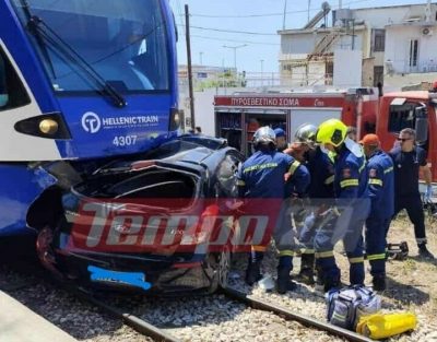 Πάτρα. Σύγκρουση συρμού του Προαστιακού με αυτοκίνητο σε φυλασσόμενη διάβαση. Αναφορές για εγκλωβισμένους